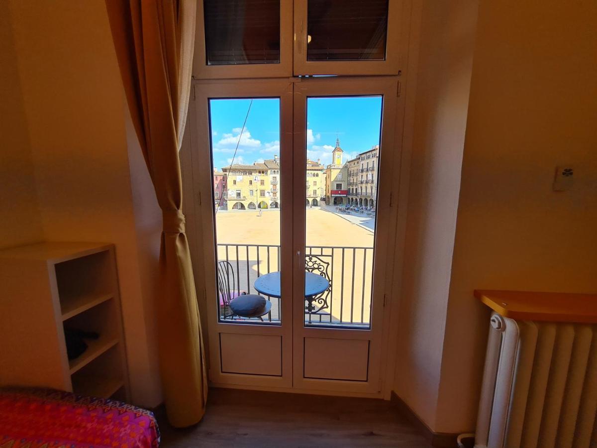 Apartaments Vicus 3 Con Vistas A La Plaza Mayor De Вик Экстерьер фото