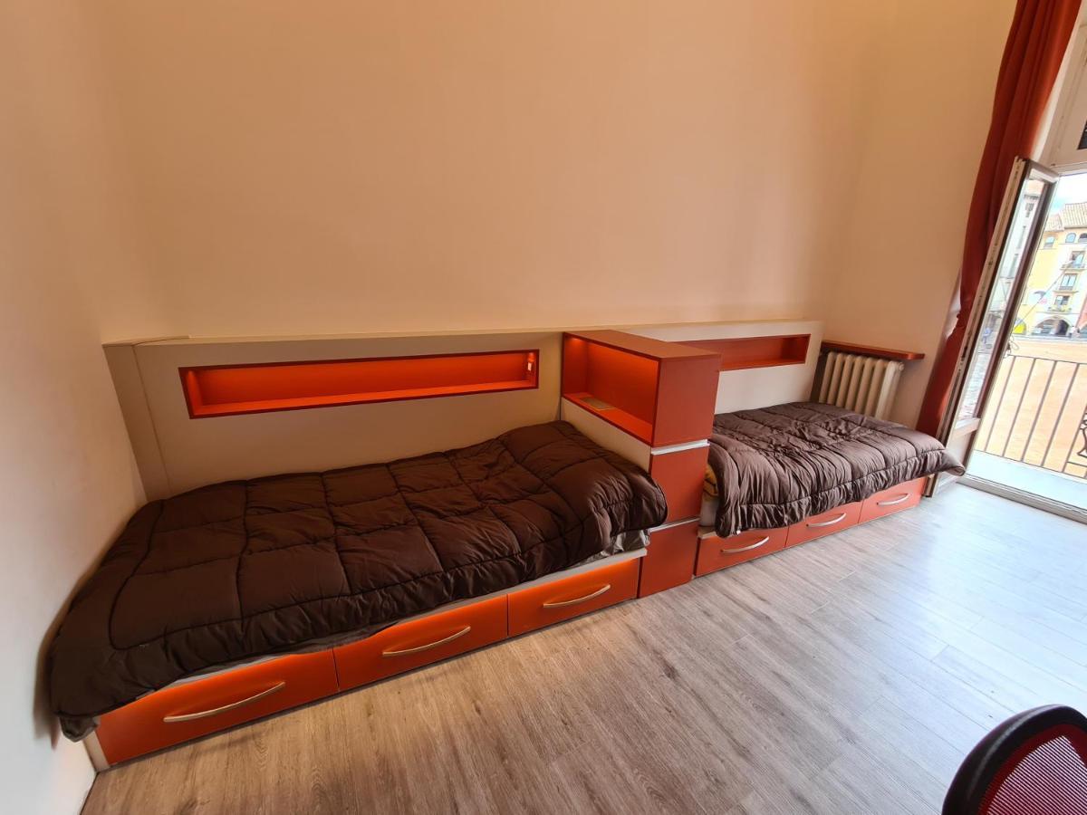 Apartaments Vicus 3 Con Vistas A La Plaza Mayor De Вик Экстерьер фото